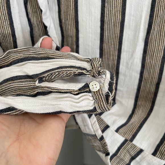 Anthropologie top ruffle detail and tie back XL - Picture 4 of 4